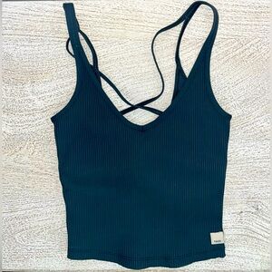Vuori Rib Crop Tank size XS in color Stone